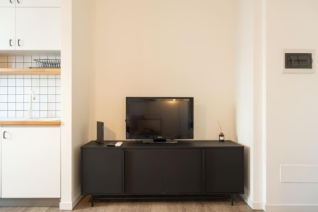 Moderno Bilocale Sui Navigli - Mirable Pm Appartement